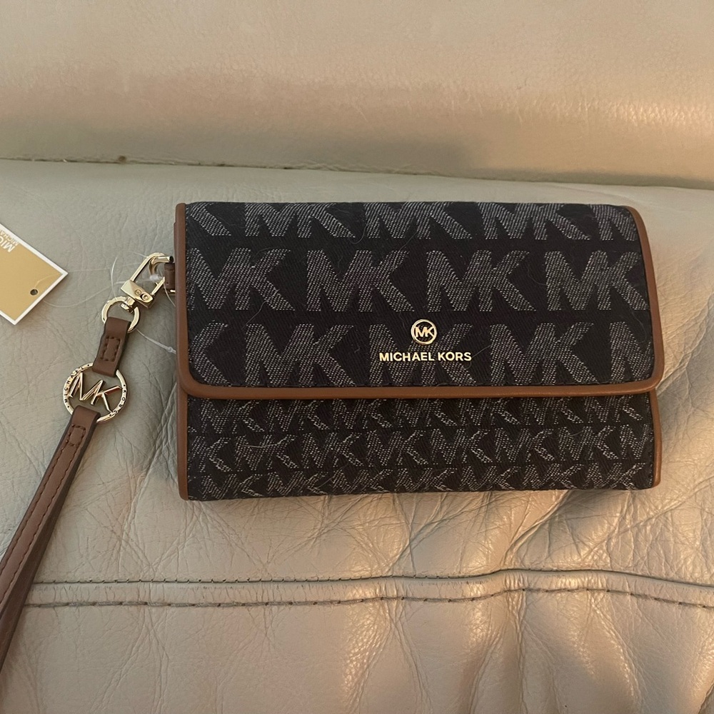 NWT Michael Kors Jet Set Charm Wristlet in Denim